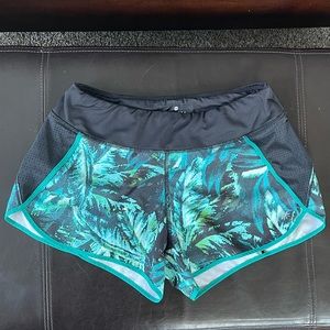 Athleta Shorts XS zipper pocket